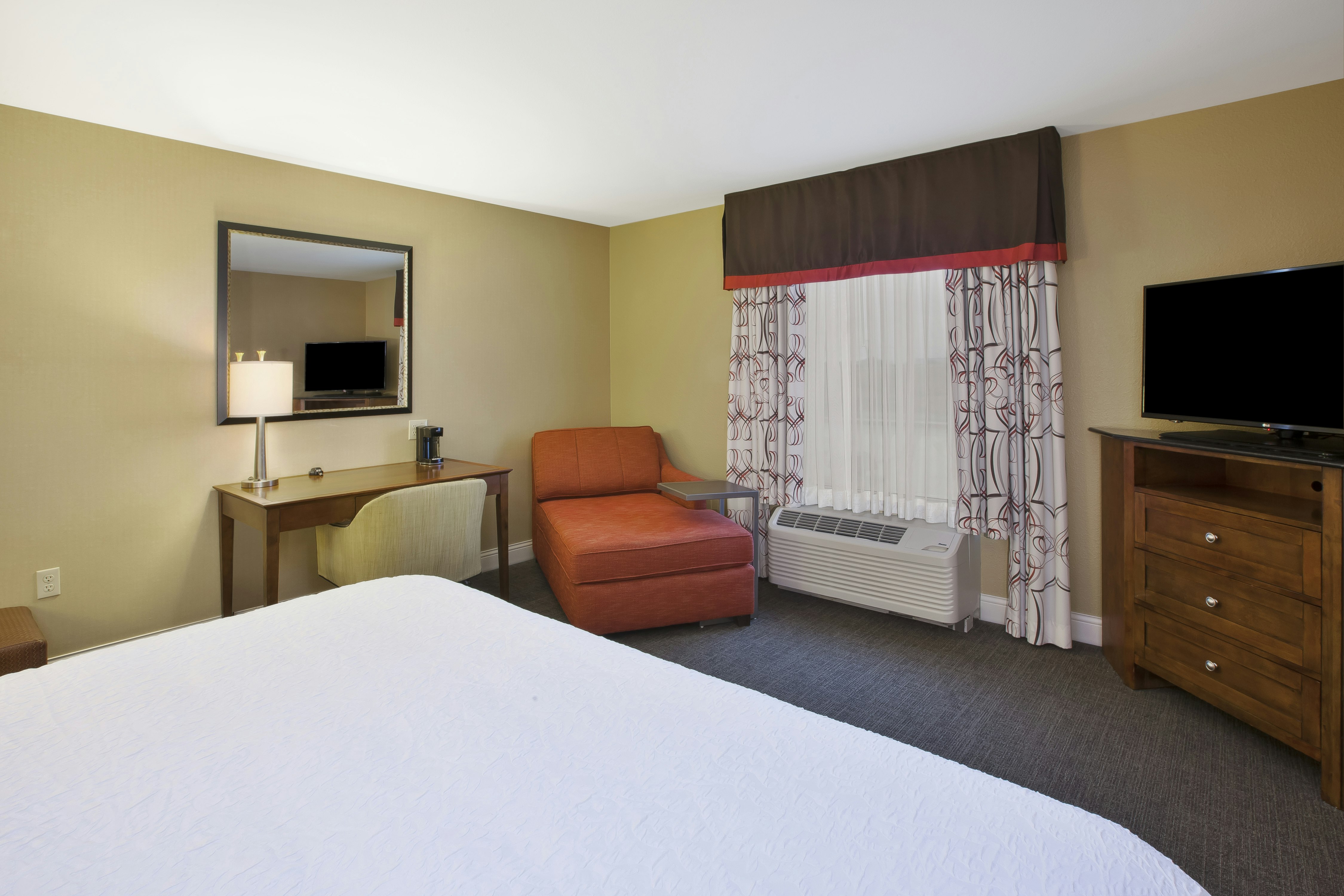 ROOM, KING BED