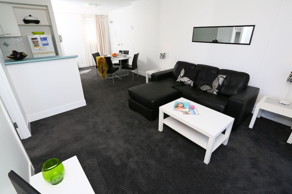 Neptune Resort 54/80