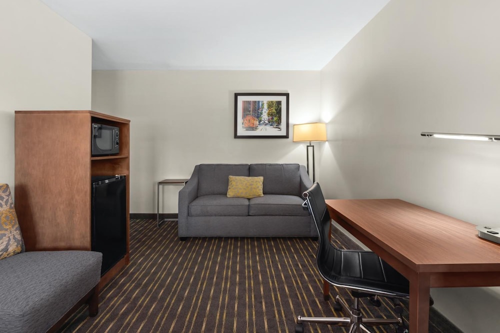 Hotel Aura 24/47