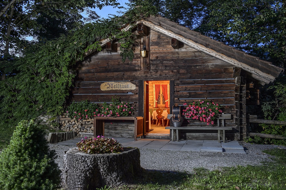 The Park Gstaad, Four Seasons Hotel 22/50