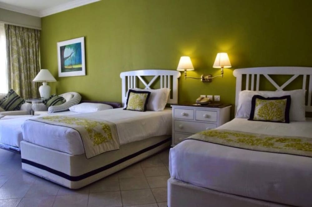 Taj Bentota Resort and Spa 17/80
