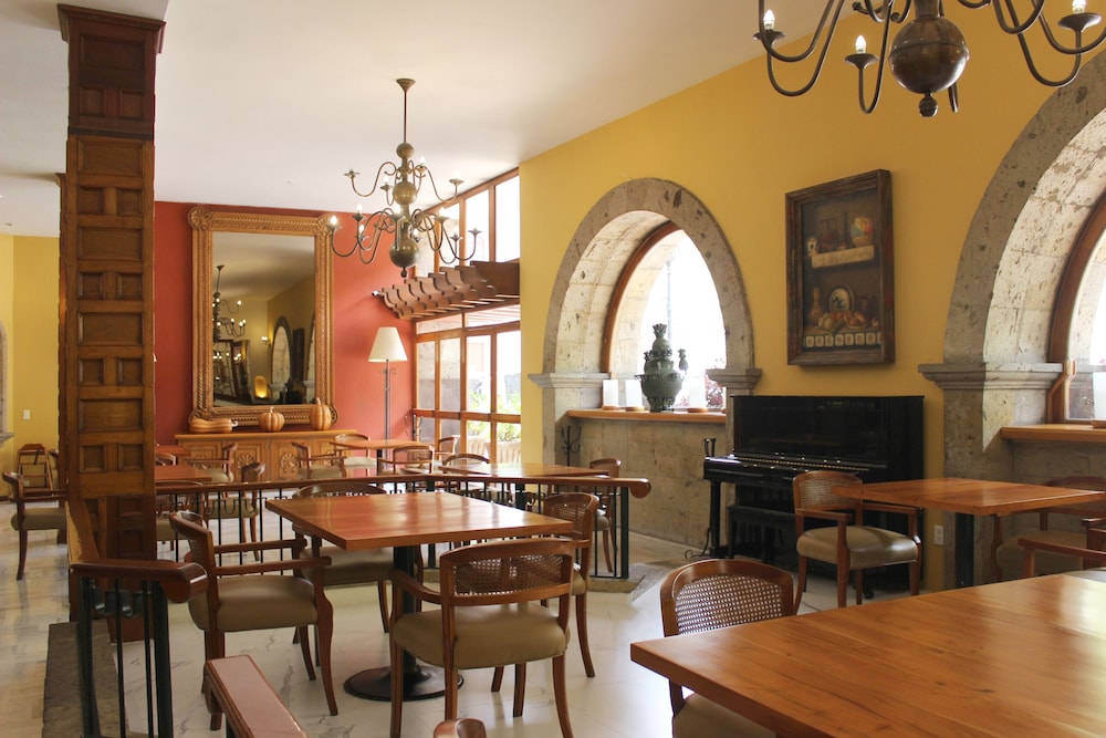 Hotel De Mendoza 44/57