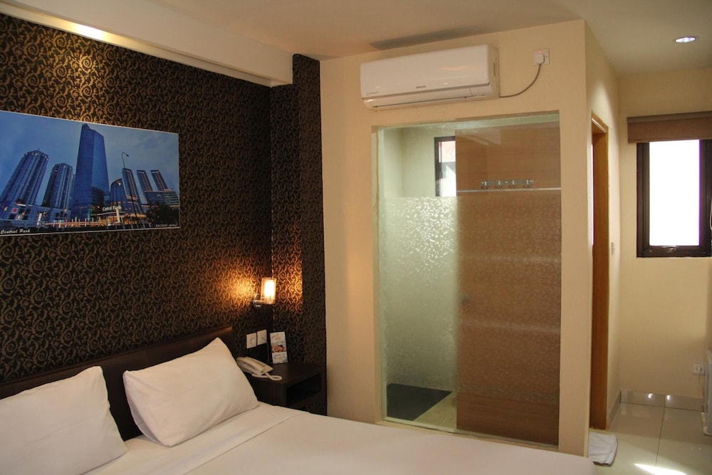 Antoni Hotel 16/35
