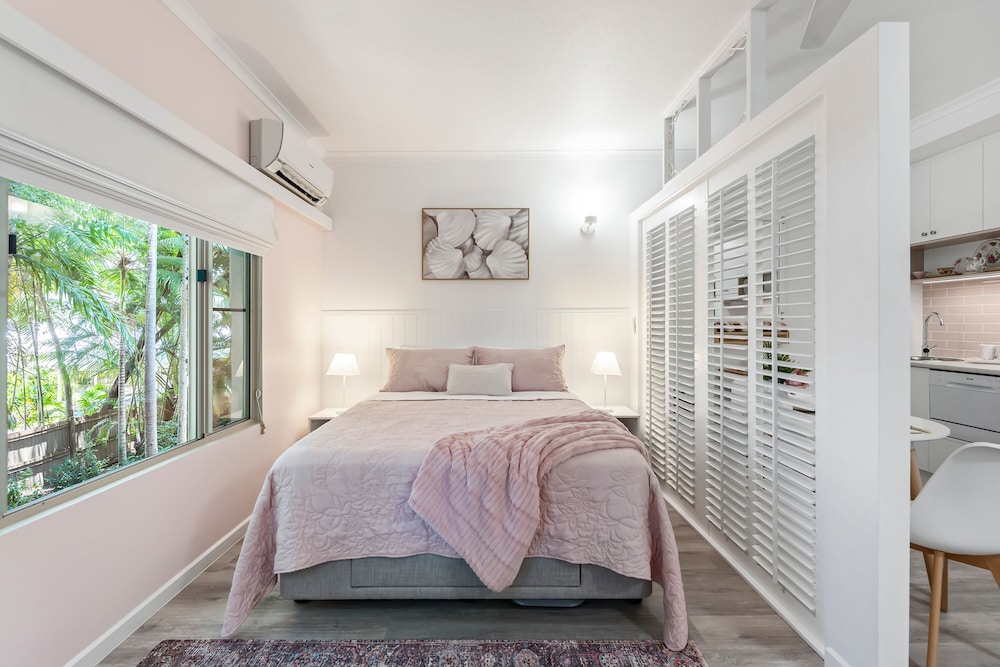 ORCHID, SUITE