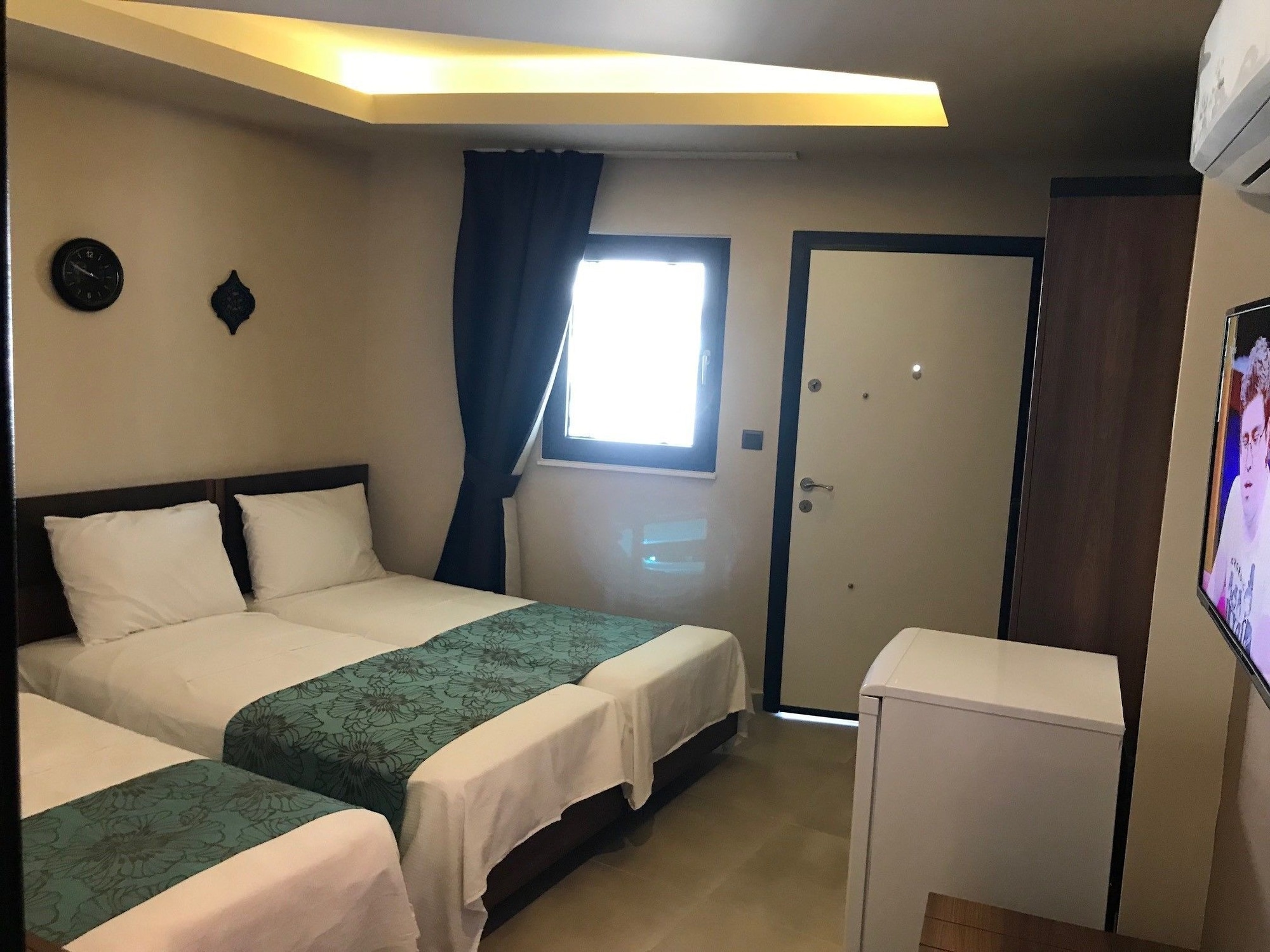 ROOM, TRIPLE, 3 BEDS