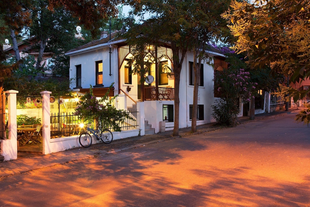 Orhan Kutbay'in Evi Turyolu Cafe Pansiyon photo4