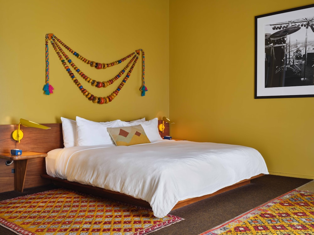 SUITE, KING BED, TERRACE