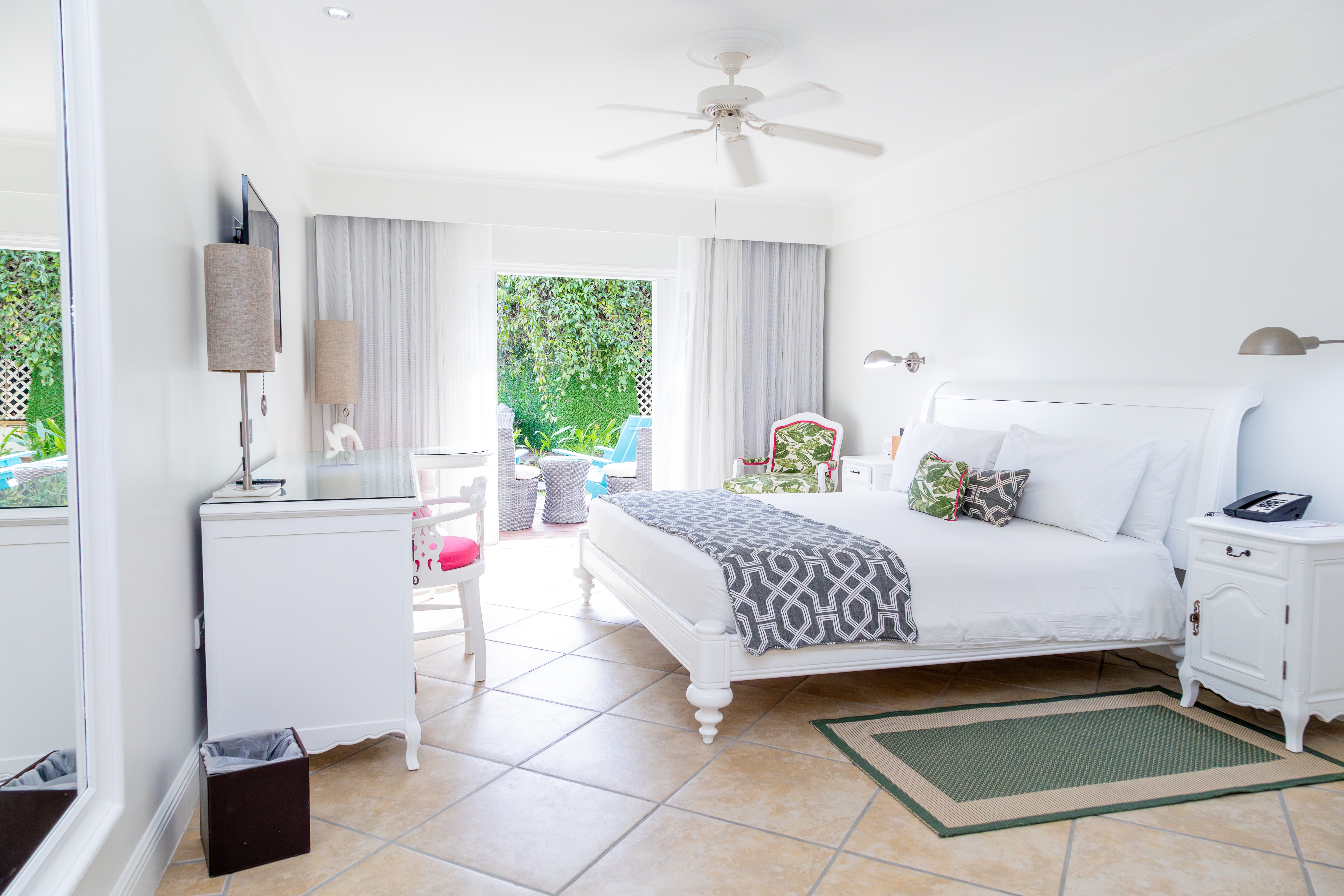 Room, Double Bed, Garden View, Coco Palm 2/10