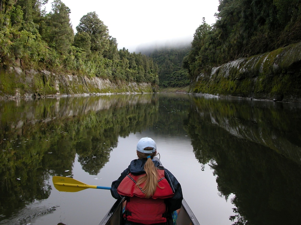 Canoe Safaris Lodge 25/28