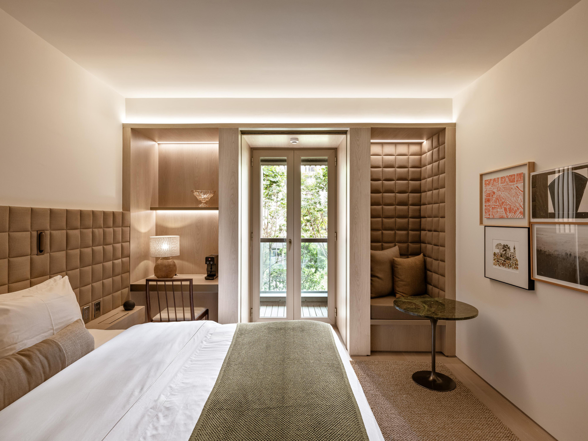 Luxury, Street View