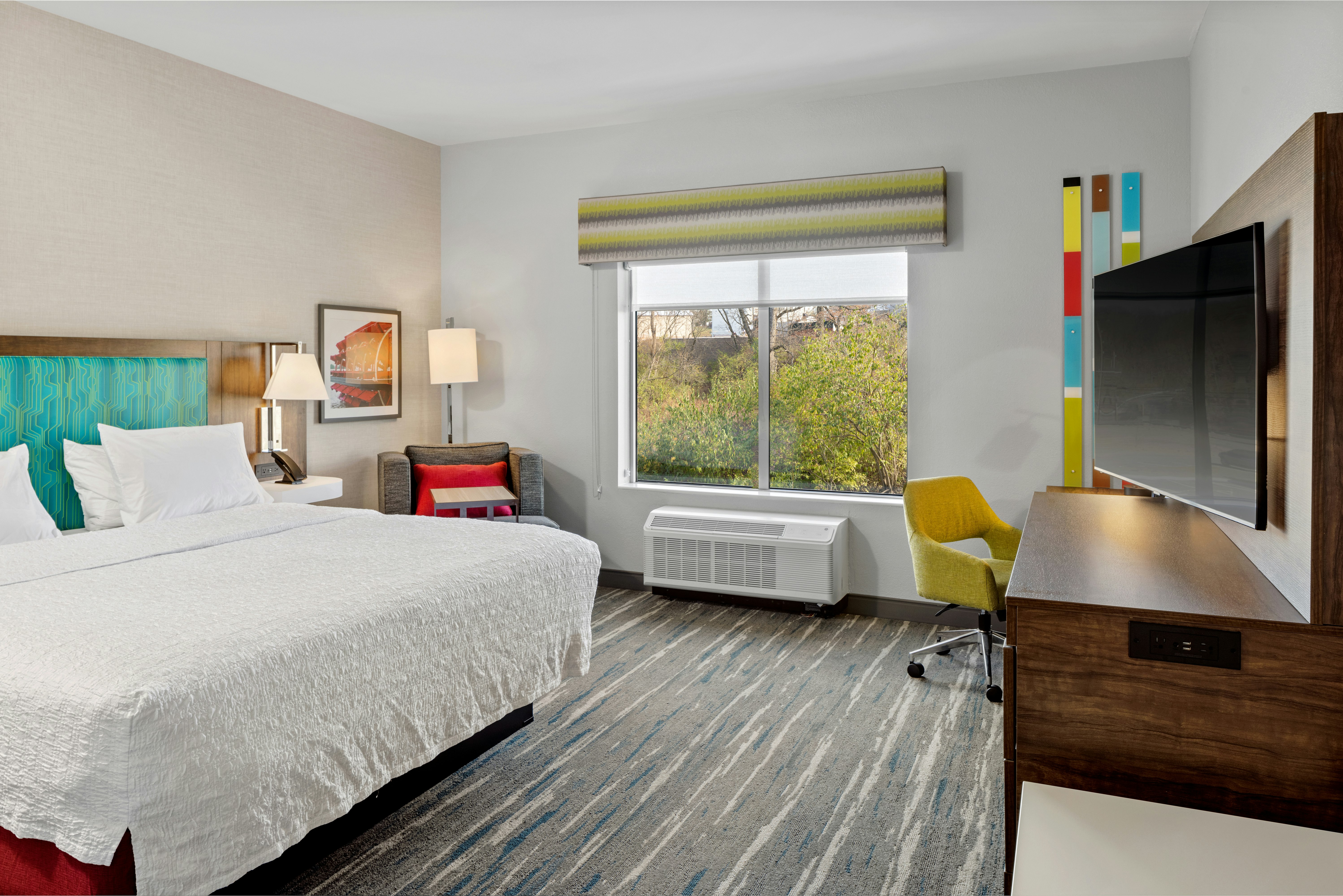 ROOM, KING BED