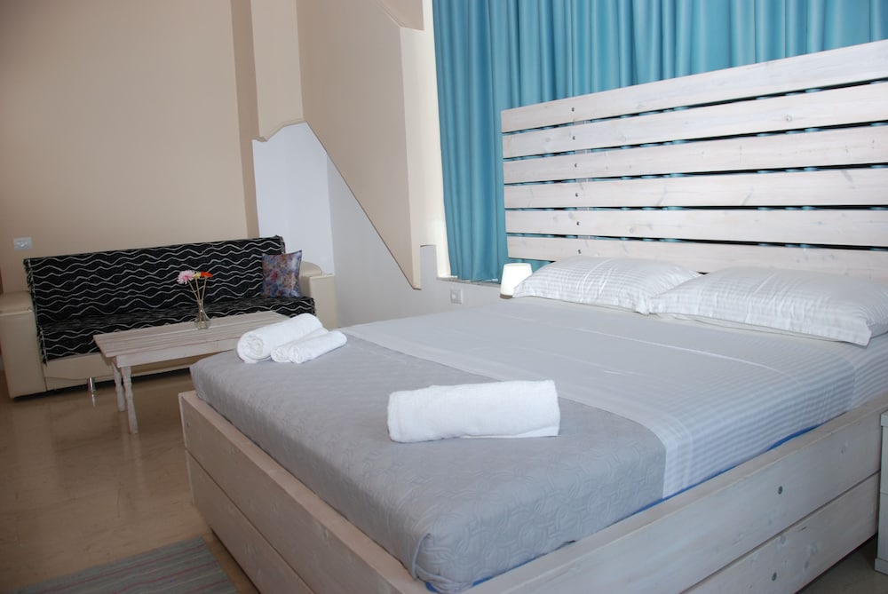 Hotel Saranda 36/79