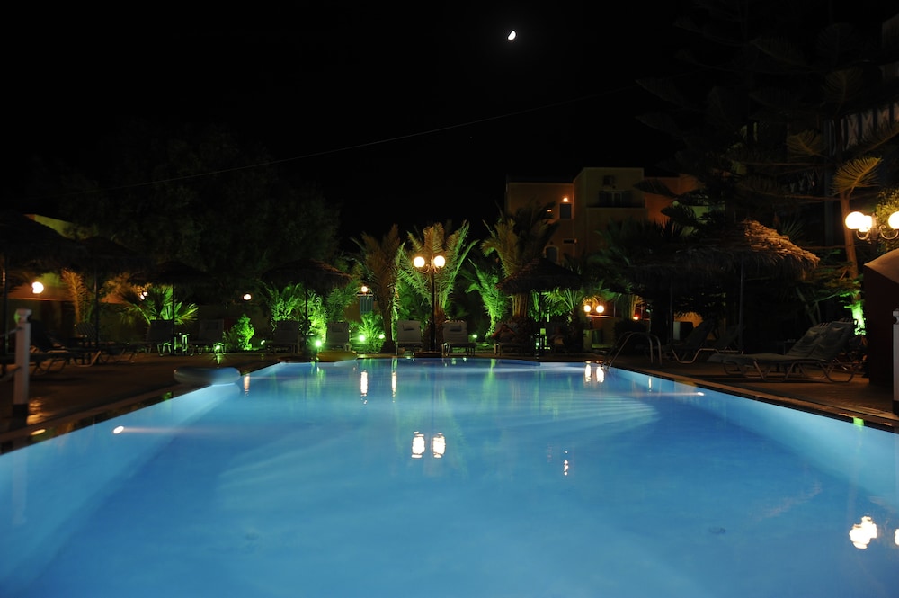 VILLA MICHALIS 55/59