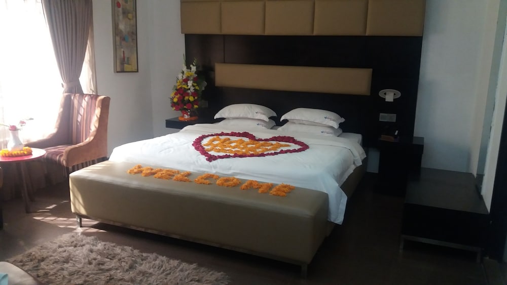 Galesia Hotel and Resort Ltd 20/48