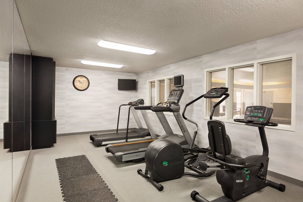 Fairfield Inn Suites Wheeling St Clairsville Oh 16/30