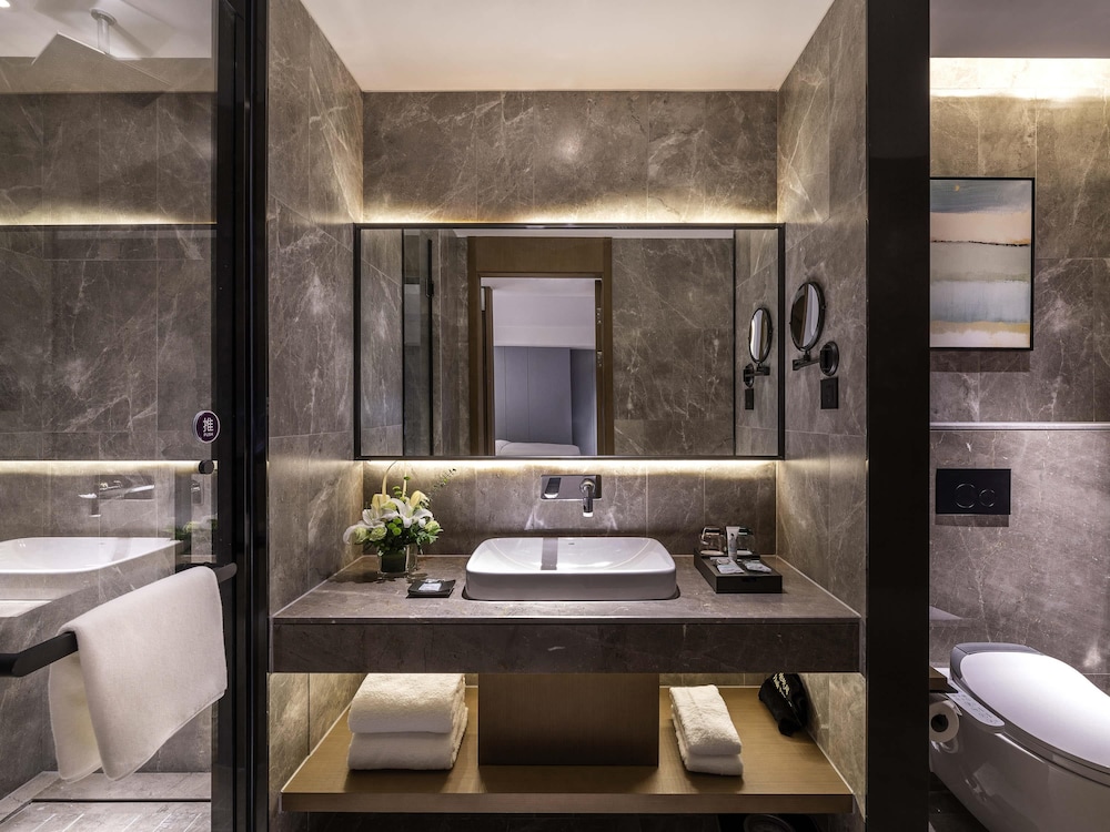 Mercure Kunshan MIXC Hi-tech 52/56