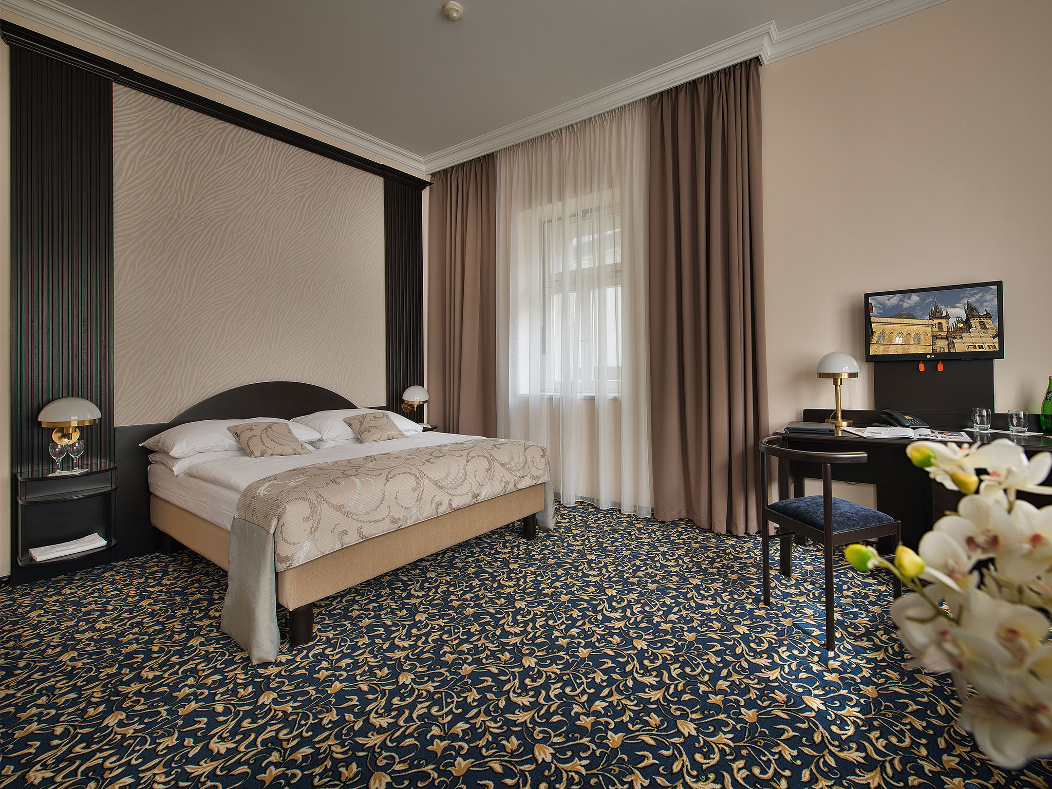 Room, Double Bed