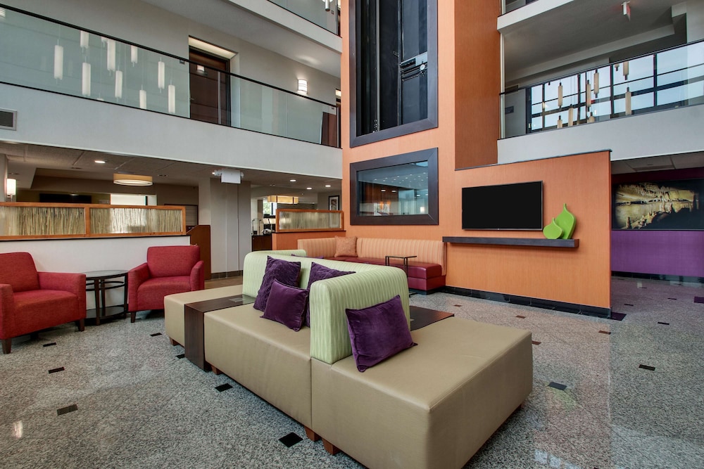 Drury Inn and Suites Bowling Green KY 25/50