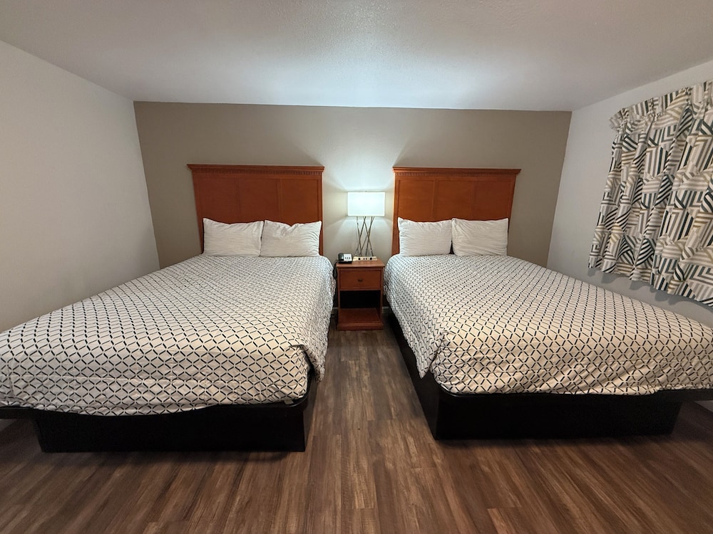 Budget Inn Bend by OYO 12/44