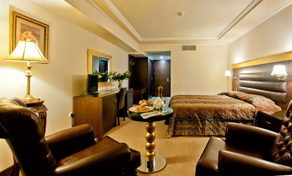 Hotel Kouros 44/61