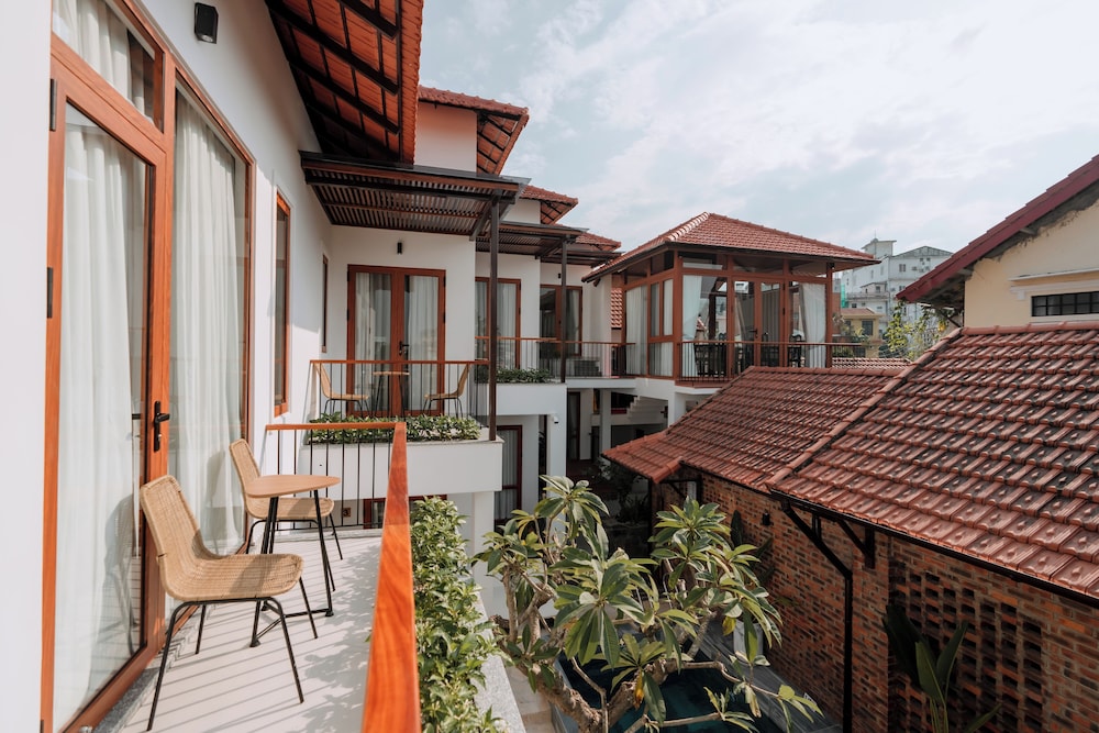 Hue Riverside Villa 41/50