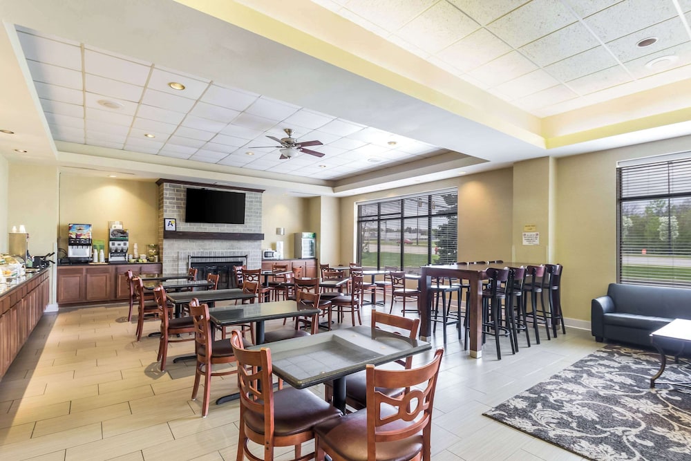 restaurant cafeteria