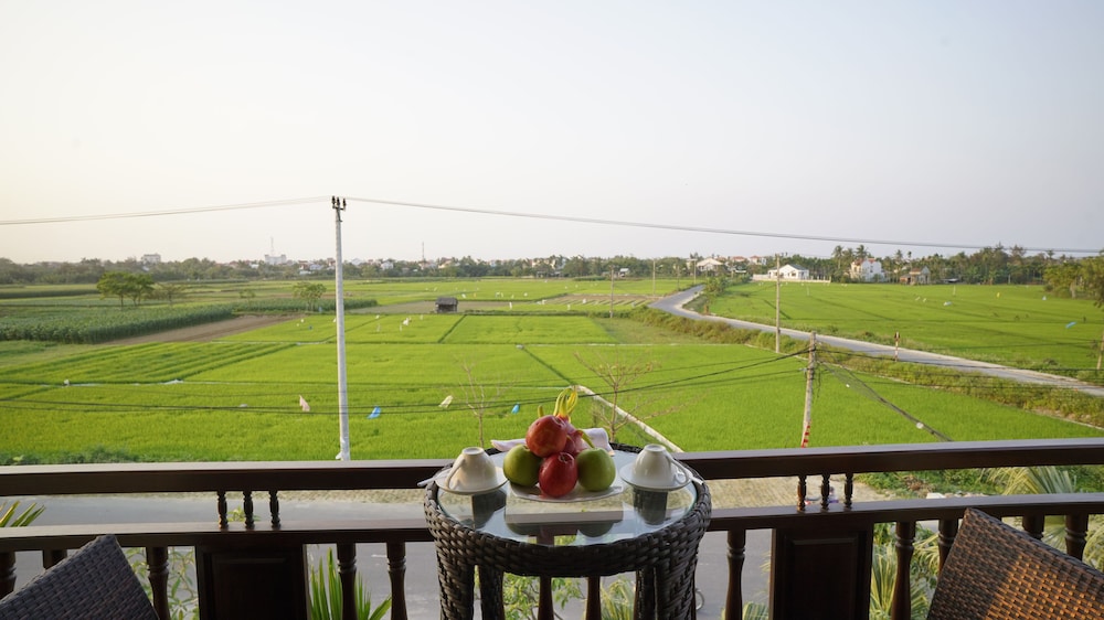 Hoi An Field Villa and Spa 72/74