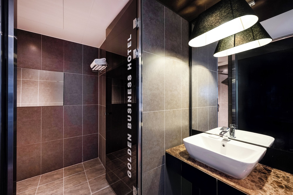 Golden Business Hotel 59/65