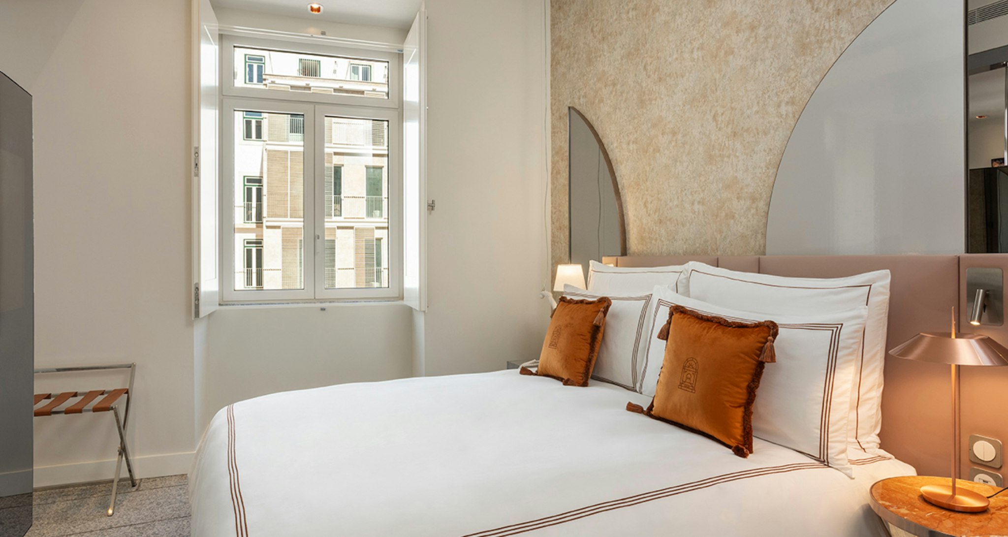 Cloister, Premium, King Bed, with View