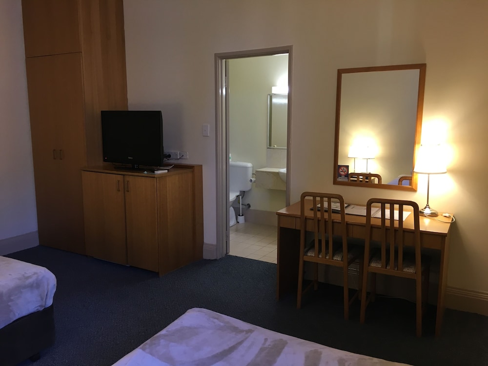 Criterion Hotel 25/57