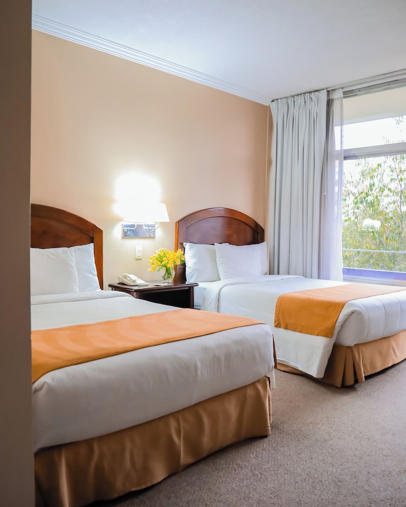 BUSINESS, DOUBLE BED