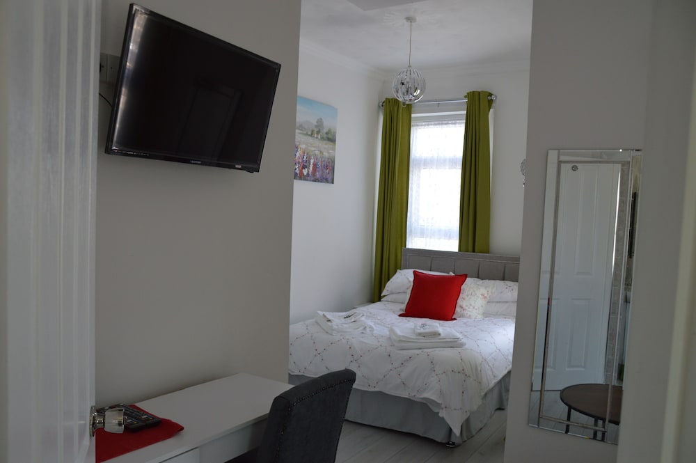 Holly Lodge Guest House 15/69