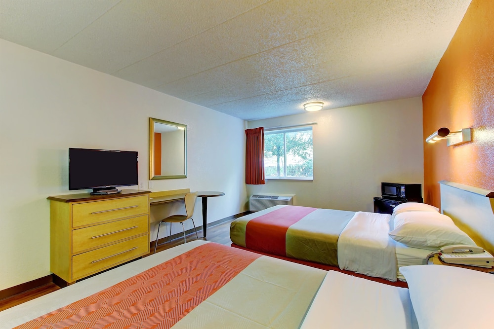 Motel6 York, PA - North 17/53