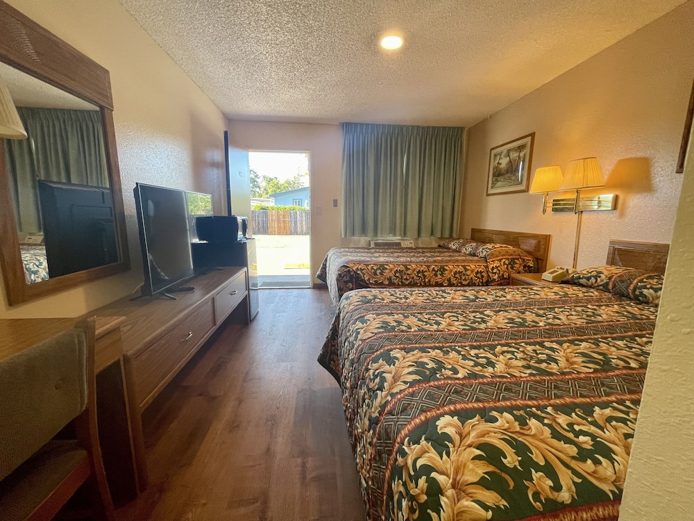 Regency Inn 19/37