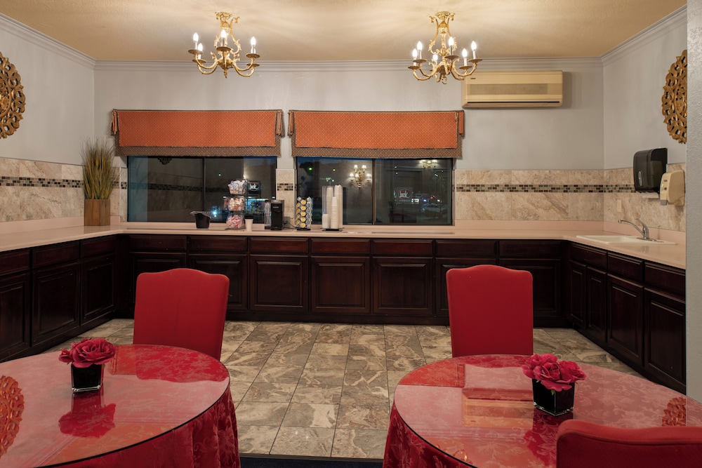 Carlyle Hotel 49/70