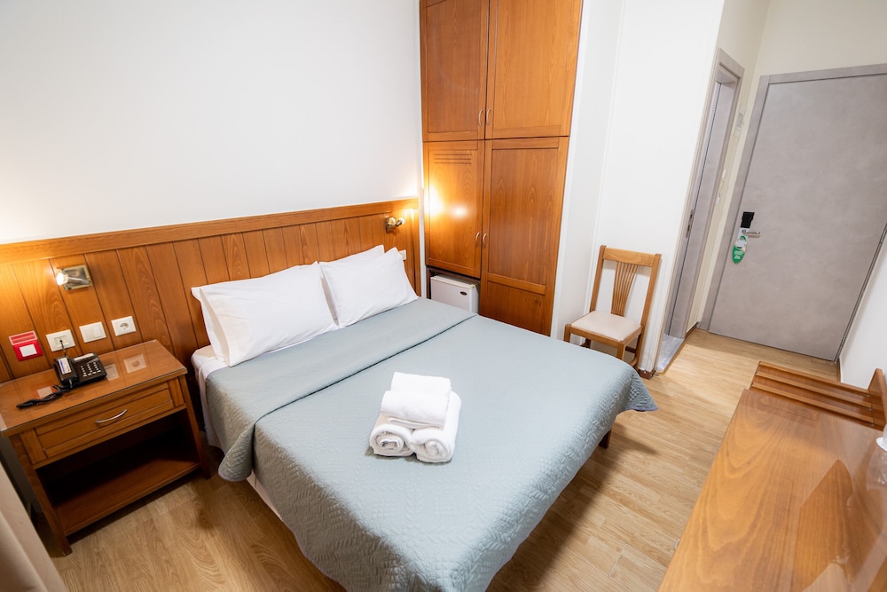 Philippos Hotel 24/63