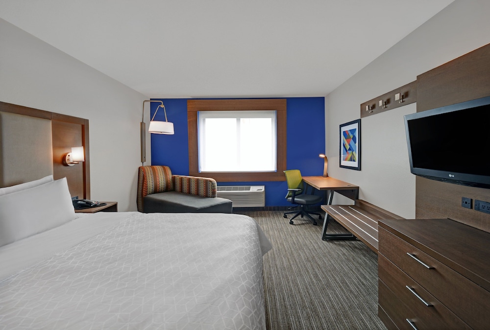 Holiday Inn Express Marshall 15/48