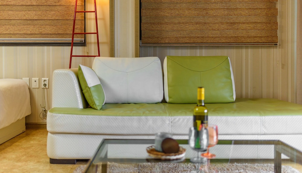 Tongyeong Honey Spa Pension 33/50