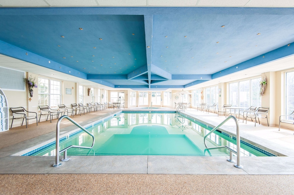 Hampton Inn South Kingstown-Newport Area 33/59