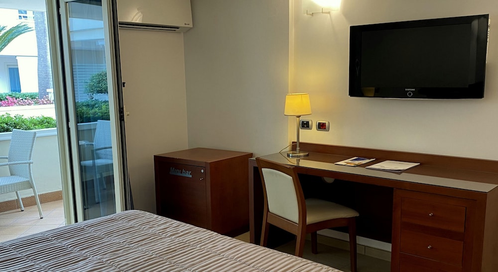 HOTEL OLIMPICO 37/67