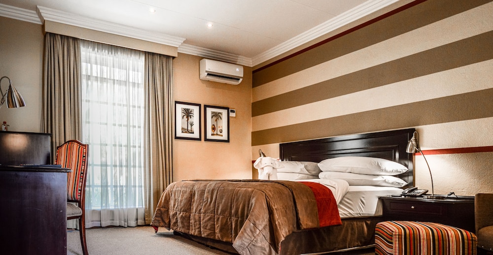 Indaba Hotel 28/83