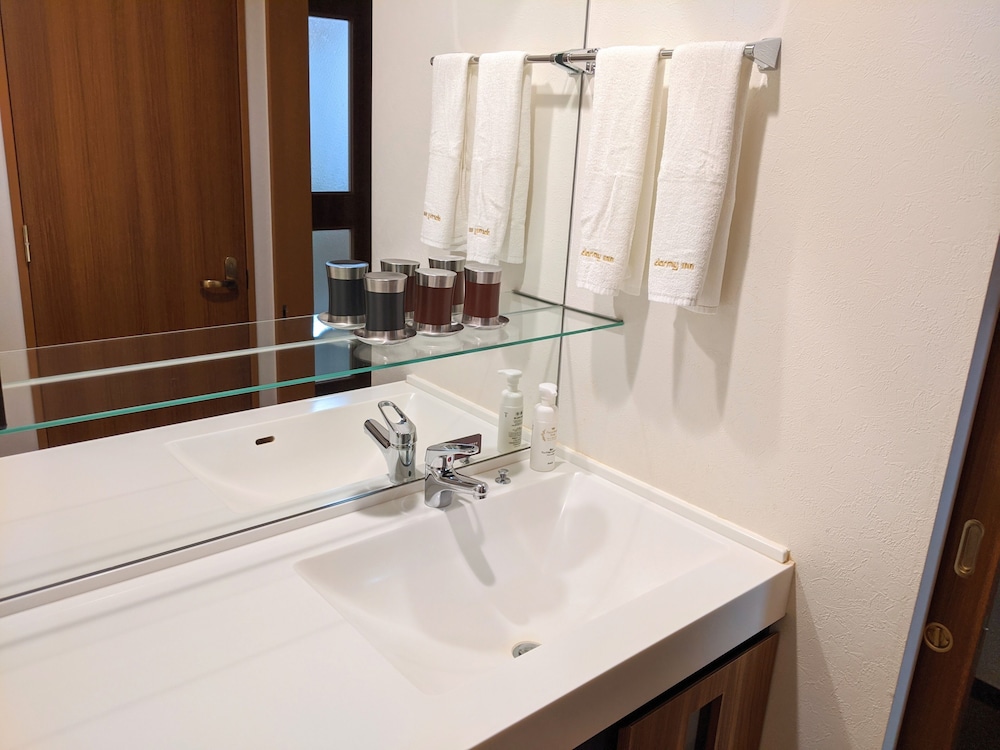 غرفة ديلوكس بسريرين منفصلين مع أريكة، Dormy Inn Premium Sapporo 2/3