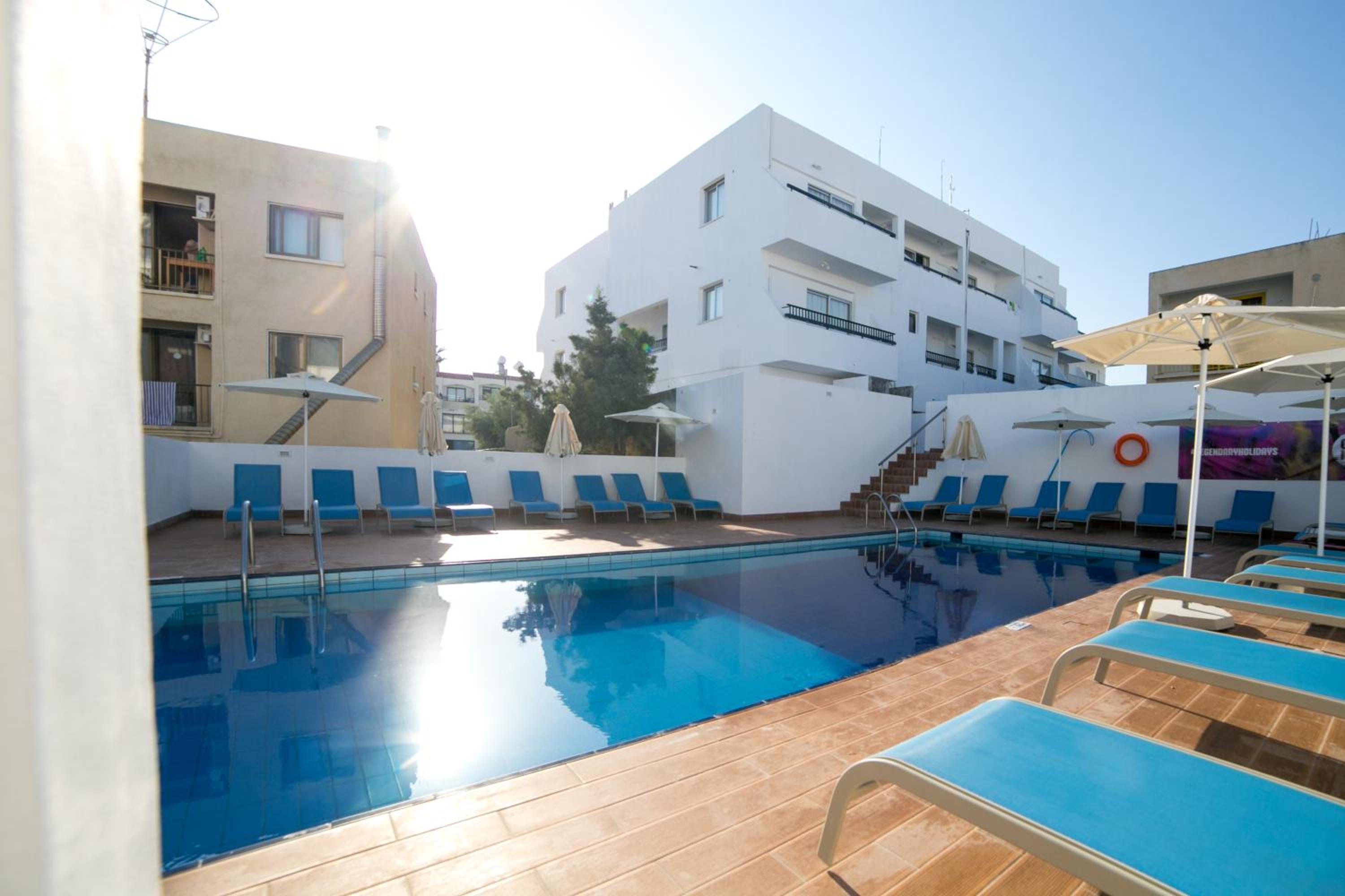 Flora Maria Hotel 60/64