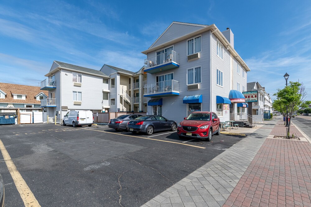 Hotel Charlee Villas By The Beach 48/62