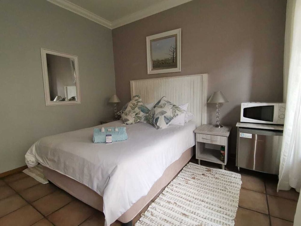 Room, Single, Double Bed