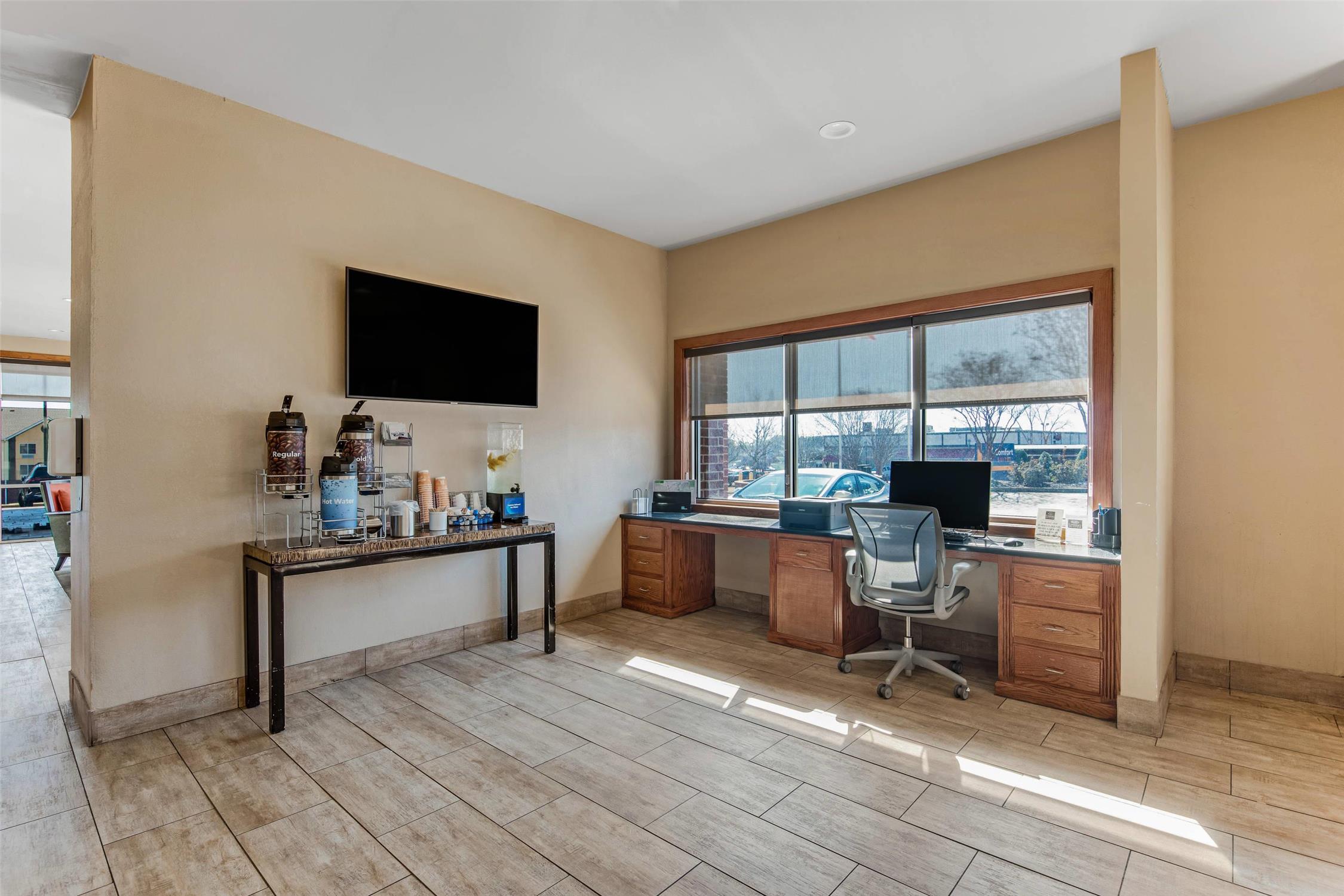Comfort Suites Huntsville MidCity District at Research Park 15/19