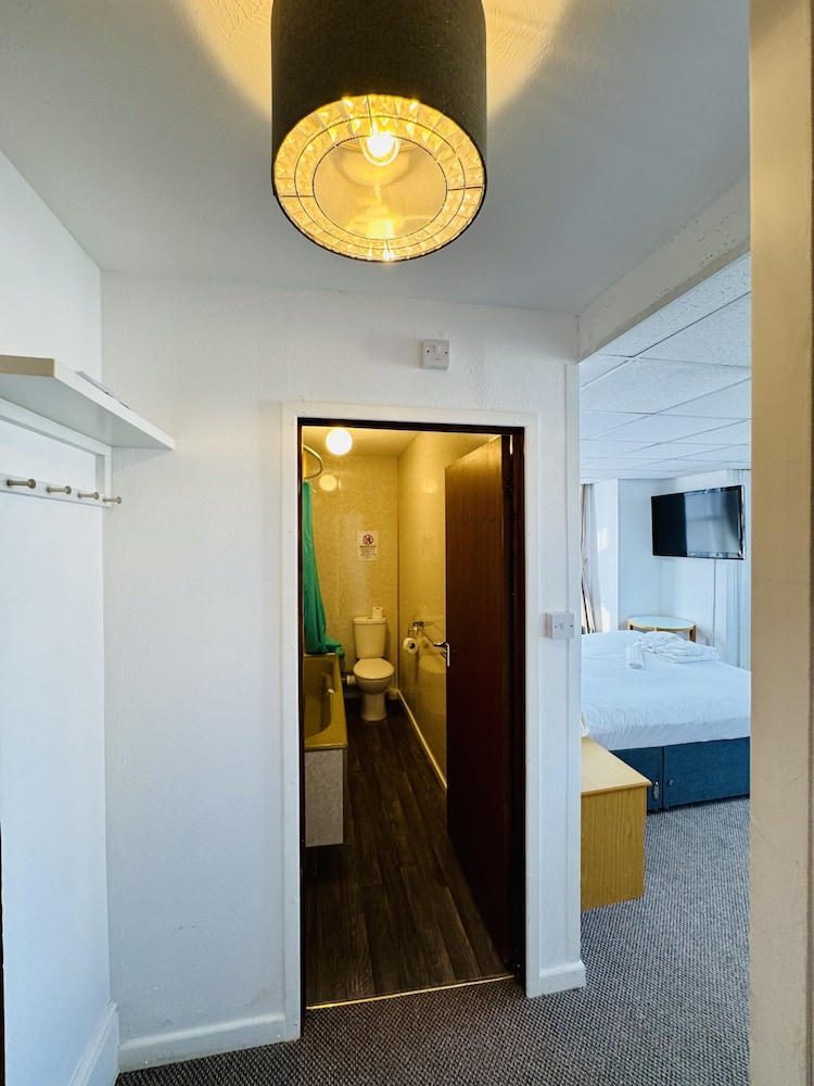 Carlton Court Hotel Eastbourne 10/49