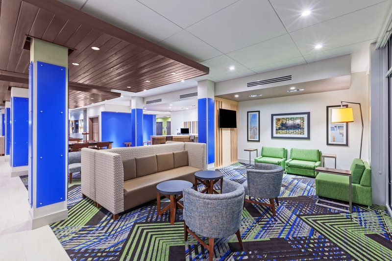 Holiday Inn Express Suites Chanute 31/46