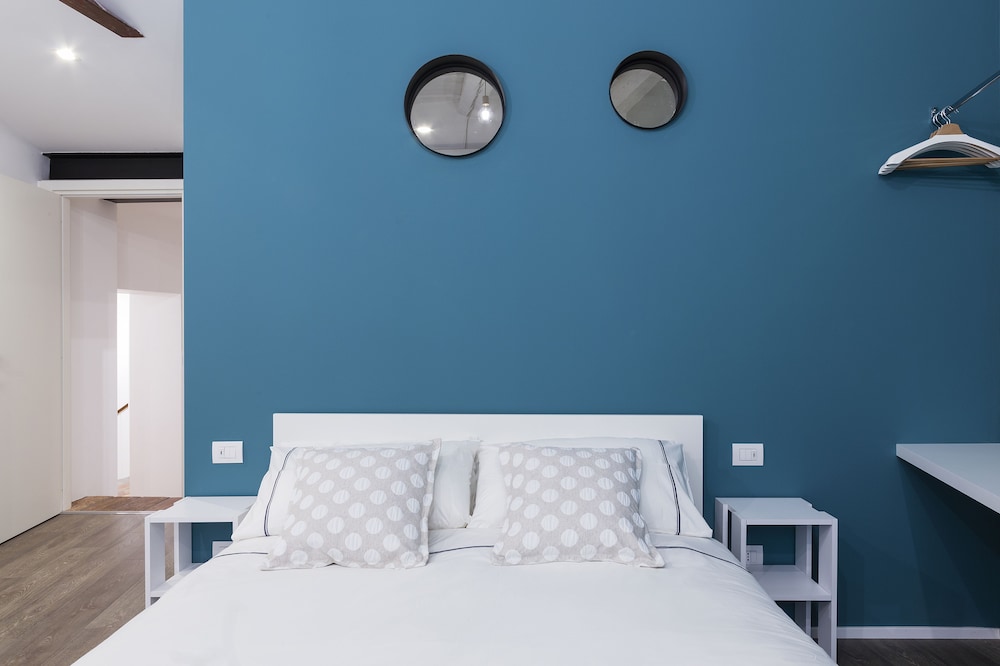 Rumi Rooms 11/34