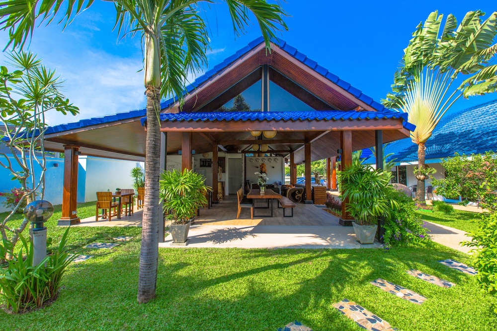 Phuket Airport Hotel 3/74